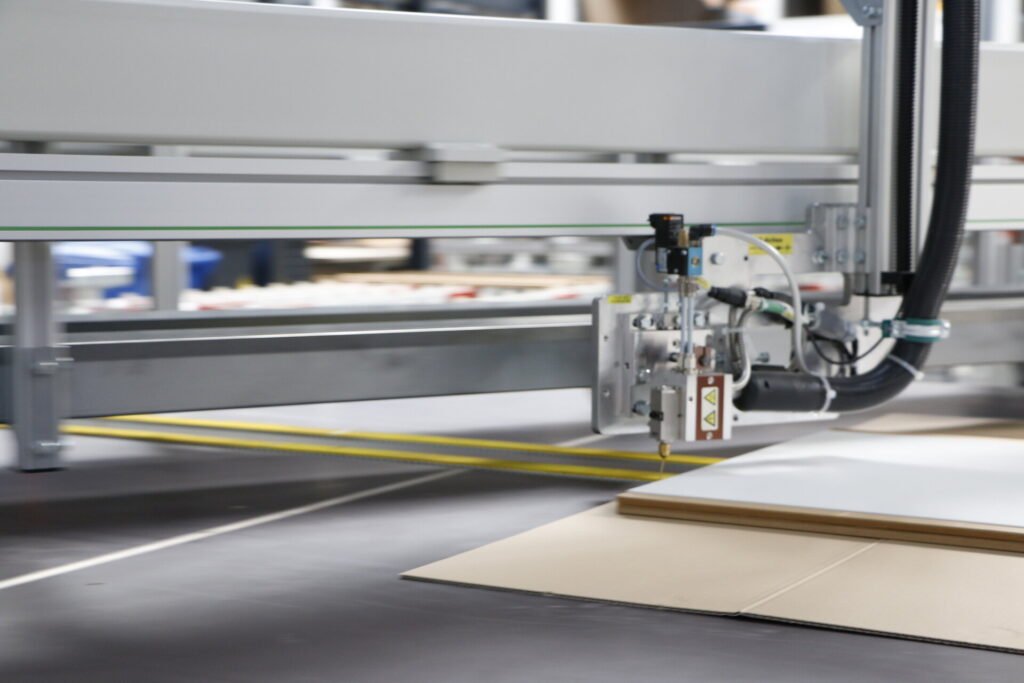 Corrugated cardboard packaging machinery Corrugated cardboard packaging machinery photo